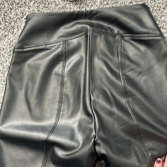 NWT White House Black Market Runway Faux Leather Leggings Size 2P - Picture 7 of 12